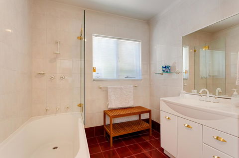 Cottesloe Beach House I - Tweed Heads Accommodation 4