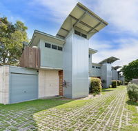 Sun Worship Eco Villas - Tweed Heads Accommodation