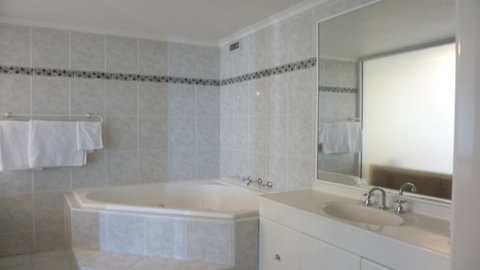 Darling Harbor Apartment - Tweed Heads Accommodation 3