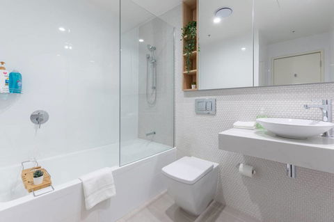 Japanese Style Waterfront Apt Wt Rooftop Pool - Tweed Heads Accommodation 20