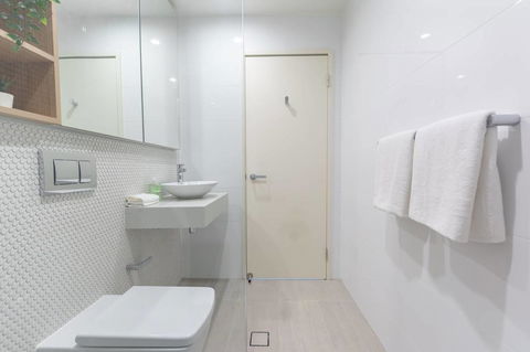 Japanese Style Waterfront Apt Wt Rooftop Pool - Tweed Heads Accommodation 5