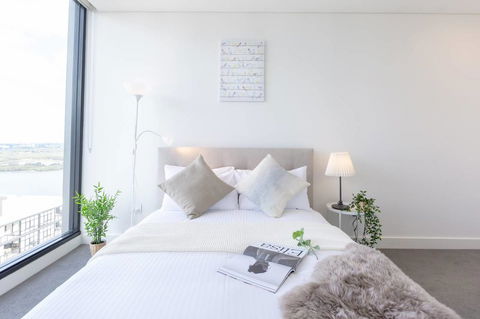 Japanese Style Waterfront Apt Wt Rooftop Pool - Tweed Heads Accommodation 8