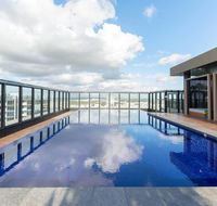 Japanese Style waterfront apt wt rooftop pool - Tweed Heads Accommodation