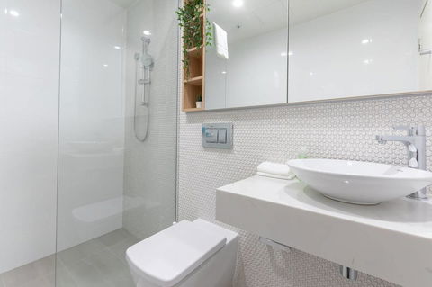Japanese Style Waterfront Apt Wt Rooftop Pool - Tweed Heads Accommodation 12