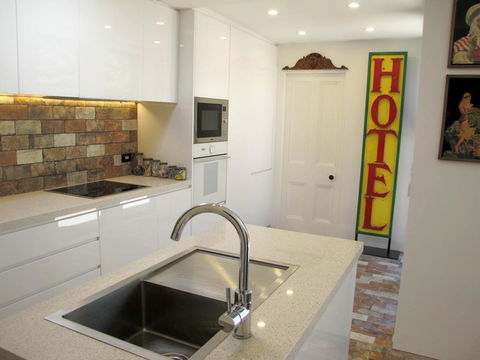 Apple Tree Cottage - Tweed Heads Accommodation 5