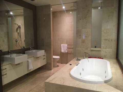 Santai 321 Beachside Studio - Tweed Heads Accommodation 9