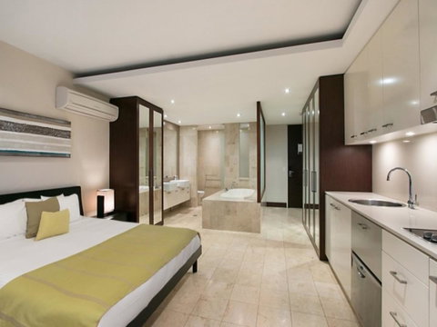 Santai 321 Beachside Studio - Tweed Heads Accommodation 4