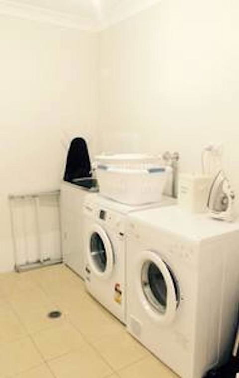 Jindabyne Executive - Tweed Heads Accommodation 9