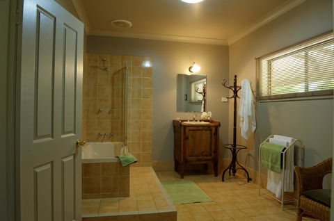 Ironstone Estate Lovedale - Tweed Heads Accommodation 32