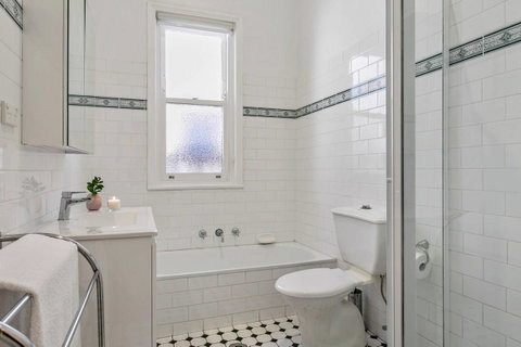 Oversized 2 Bedroom Manly Beach House - Tweed Heads Accommodation 8