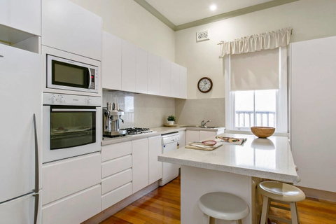 Oversized 2 Bedroom Manly Beach House - Tweed Heads Accommodation 3