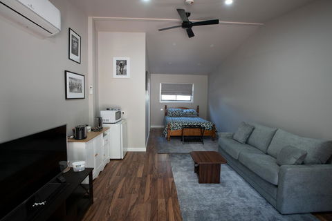 Pound Creek Gallery - Tweed Heads Accommodation 5
