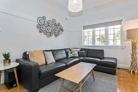 Seaspray - Manly Beach Apartment Close To The Sand - Tweed Heads Accommodation 5