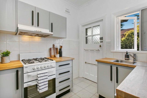 Seaspray - Manly Beach Apartment Close To The Sand - Tweed Heads Accommodation 4