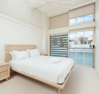 Waterfront Apartment on Sydney Harbour - Tweed Heads Accommodation