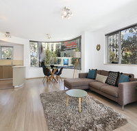 Lower Bridge and Sails - Executive 2BR Darlinghurst Apartment with Balcony and Rooftop Views - Tweed Heads Accommodation