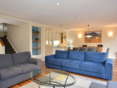 Villa De Saran Located Within Cypress Lakes - Tweed Heads Accommodation 11