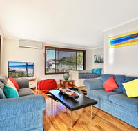 Sandy Toes Beach House Jervis Bay - 2min to Beach - Tweed Heads Accommodation