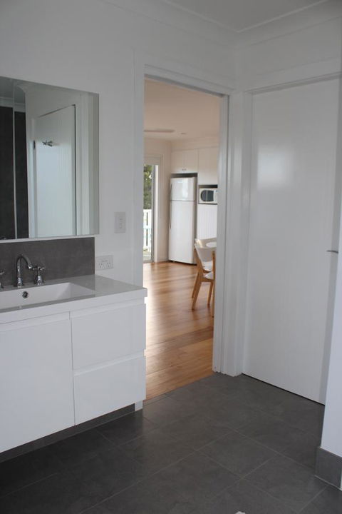 Red Waratah - Tweed Heads Accommodation 14