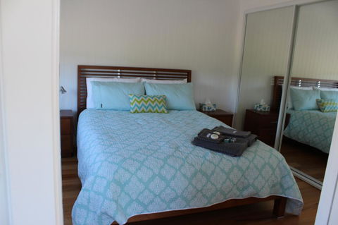 Red Waratah - Tweed Heads Accommodation 6