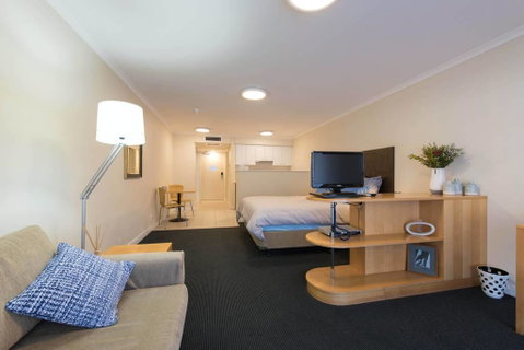 Grande Esplanade Studio - Tweed Heads Accommodation 6