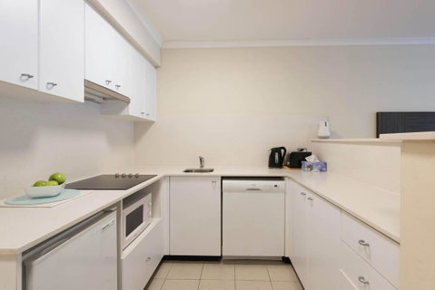 Grande Esplanade Studio - Tweed Heads Accommodation 8