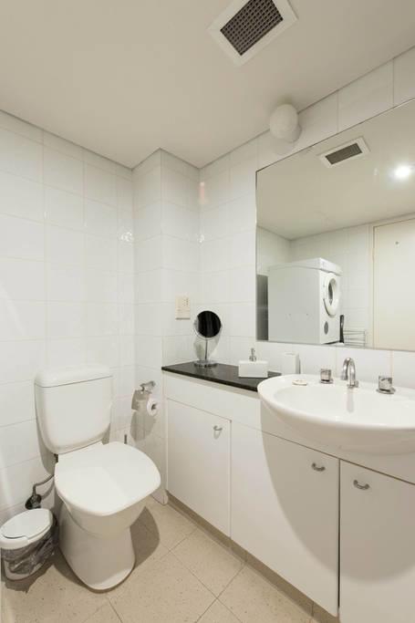 Grande Esplanade Studio - Tweed Heads Accommodation 10