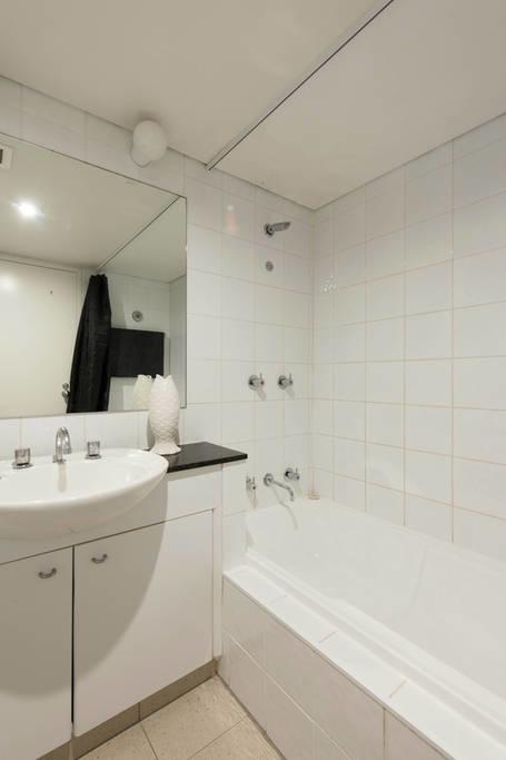 Grande Esplanade Studio - Tweed Heads Accommodation 11