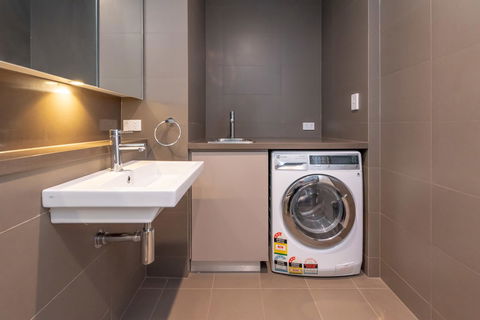 Olympic Park Sunshine 2 Bedrooms Apts With Private Parking - Tweed Heads Accommodation 24