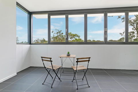 Stylish And Neat Two Bed Apartment In Wentworth Point - Tweed Heads Accommodation 8