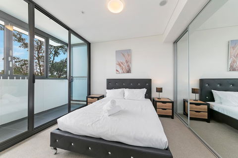 Stylish And Neat Two Bed Apartment In Wentworth Point - Tweed Heads Accommodation 7