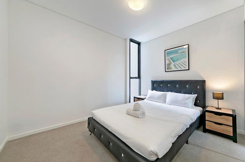 Stylish And Neat Two Bed Apartment In Wentworth Point - Tweed Heads Accommodation 6