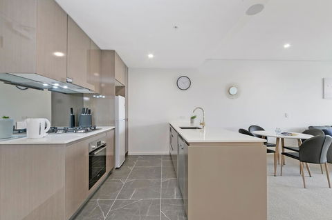 Stylish And Neat Two Bed Apartment In Wentworth Point - Tweed Heads Accommodation 5