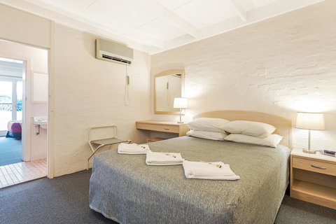 Black Dolphin Resort Motel & Apartments - Tweed Heads Accommodation 18