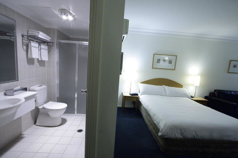 Carlyle Suites & Apartments - Tweed Heads Accommodation 9