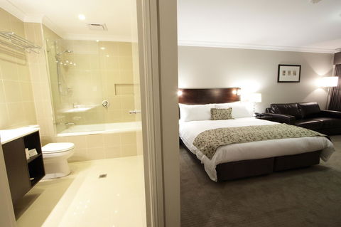 Carlyle Suites & Apartments - Tweed Heads Accommodation 10