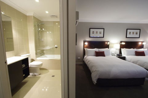 Carlyle Suites & Apartments - Tweed Heads Accommodation 12
