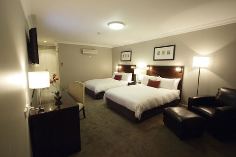 Carlyle Suites & Apartments - Tweed Heads Accommodation 11