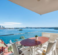 Panoramic harbour views and unbeatable comfort - Tweed Heads Accommodation