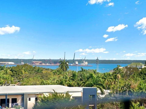 Nomikis\'On The Avenue - Tweed Heads Accommodation 15