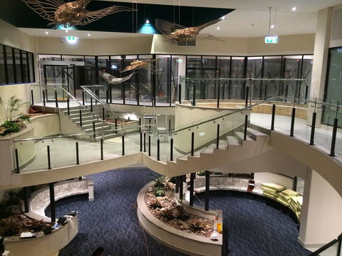 Nomikis\'On The Avenue - Tweed Heads Accommodation 11