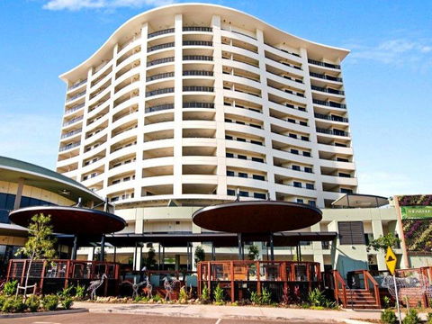 Nomikis\'On The Avenue - Tweed Heads Accommodation 16