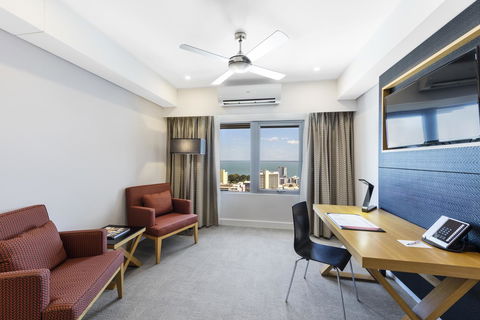 Oaks Darwin Elan Hotel - Tweed Heads Accommodation 13