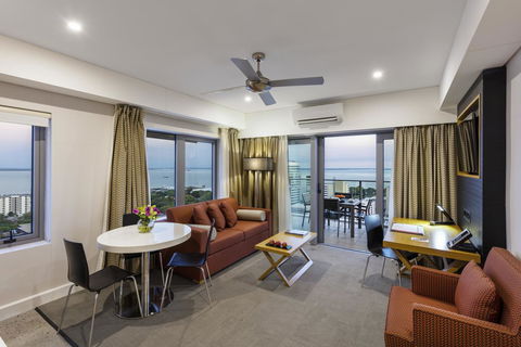 Oaks Darwin Elan Hotel - Tweed Heads Accommodation 2