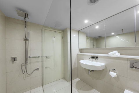 Oaks Darwin Elan Hotel - Tweed Heads Accommodation 4