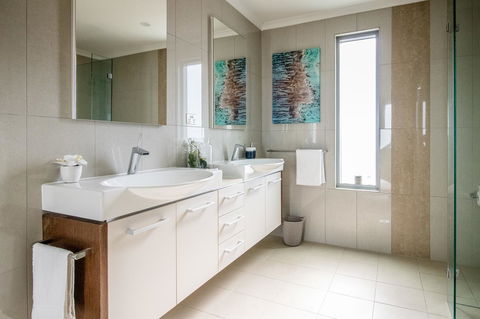 ZEN BY THE WATER - Esplanade Darwin Retreat - Tweed Heads Accommodation 11