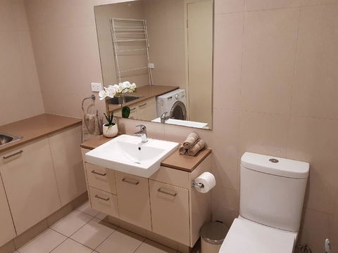 Darwin-Ocean Views, Tropical Getaway, Pool & Aircon - Tweed Heads Accommodation 14