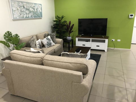 Darwin-Ocean Views, Tropical Getaway, Pool & Aircon - Tweed Heads Accommodation 4