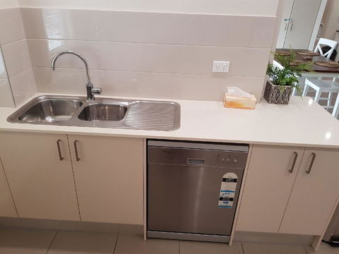 Darwin-Ocean Views, Tropical Getaway, Pool & Aircon - Tweed Heads Accommodation 12