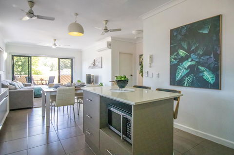 ZEN QUEST - The NOMADS PAD Near Nightcliff Markets & Sunset Foreshore - Tweed Heads Accommodation 24
